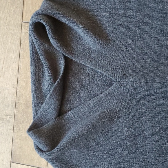 Echo Grey Shawl - Picture 3 of 3